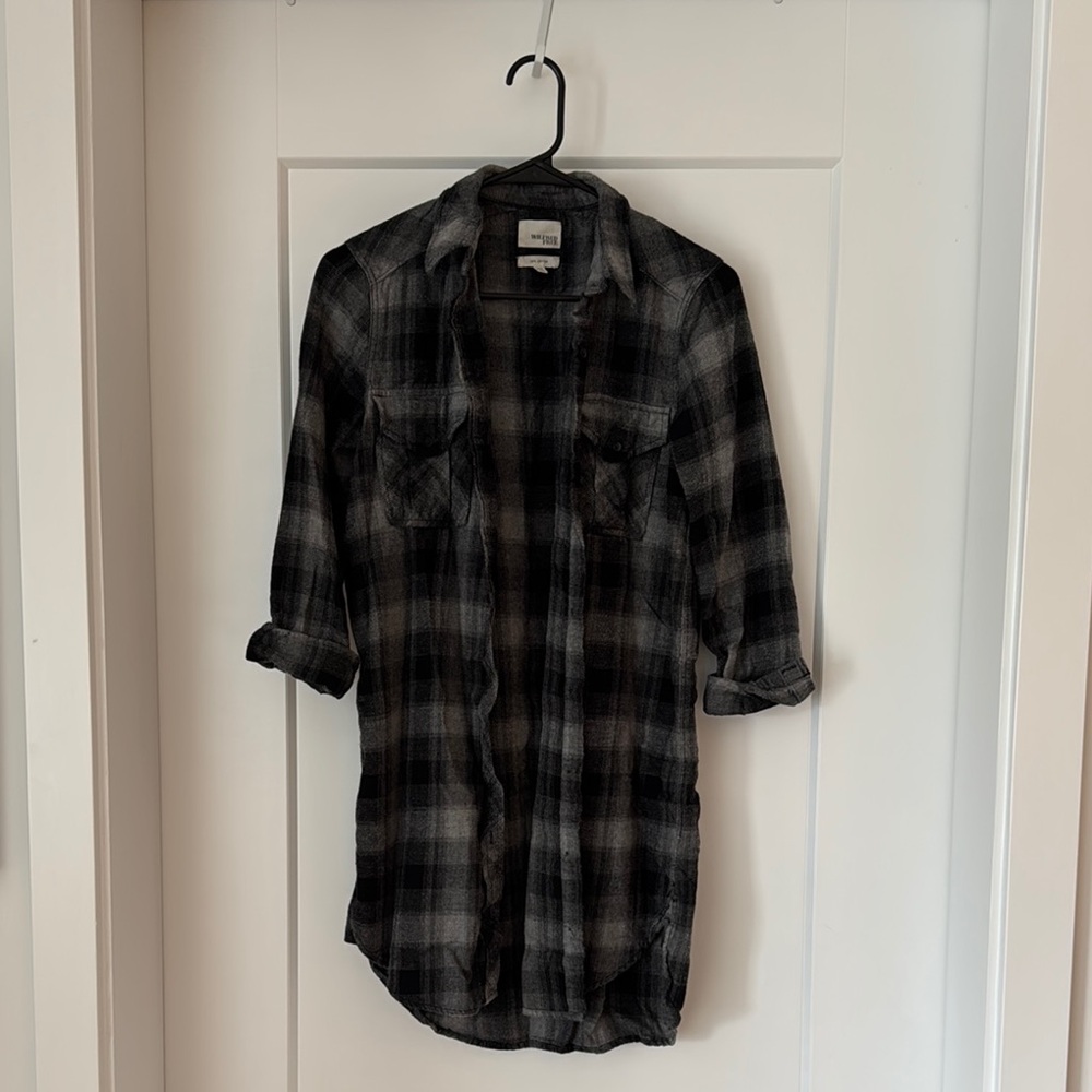 Aritzia Wilfred Free Long Black Plaid Dress Shirt